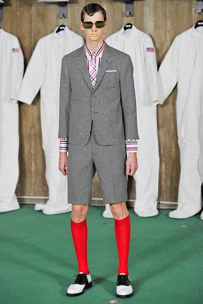 Look 25